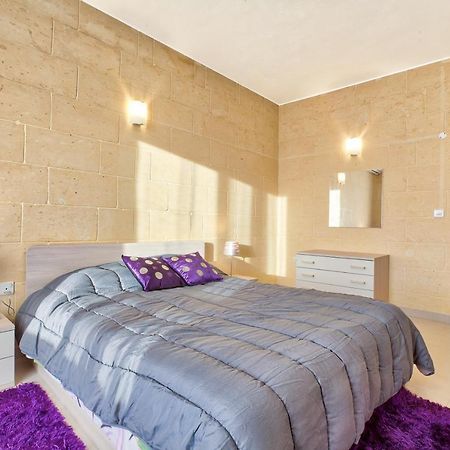 Apartamento Summer Fields Penthouse With Amazing Views Sannat Exterior foto