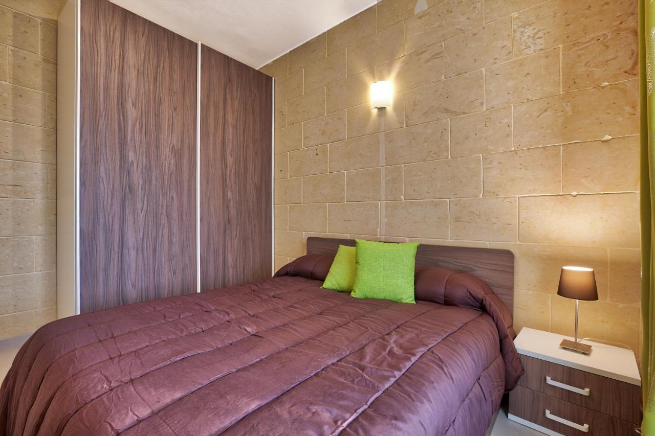 Apartamento Summer Fields Penthouse With Amazing Views Sannat Exterior foto